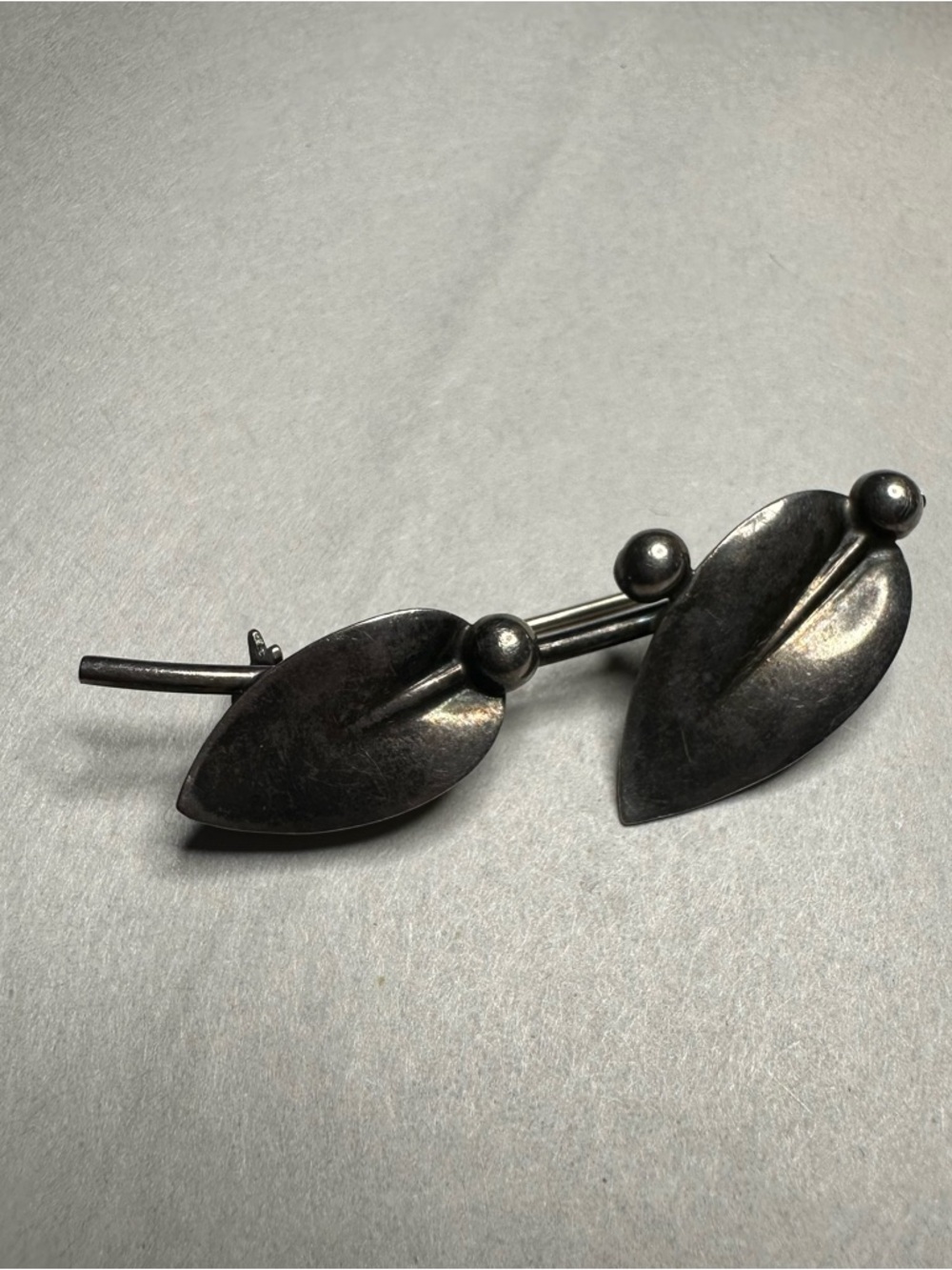 Vintage Sculptural Leaf Bar Brooch in Dark Silver Tone
